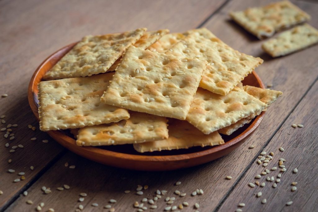 i crackers fanno ingrassare
