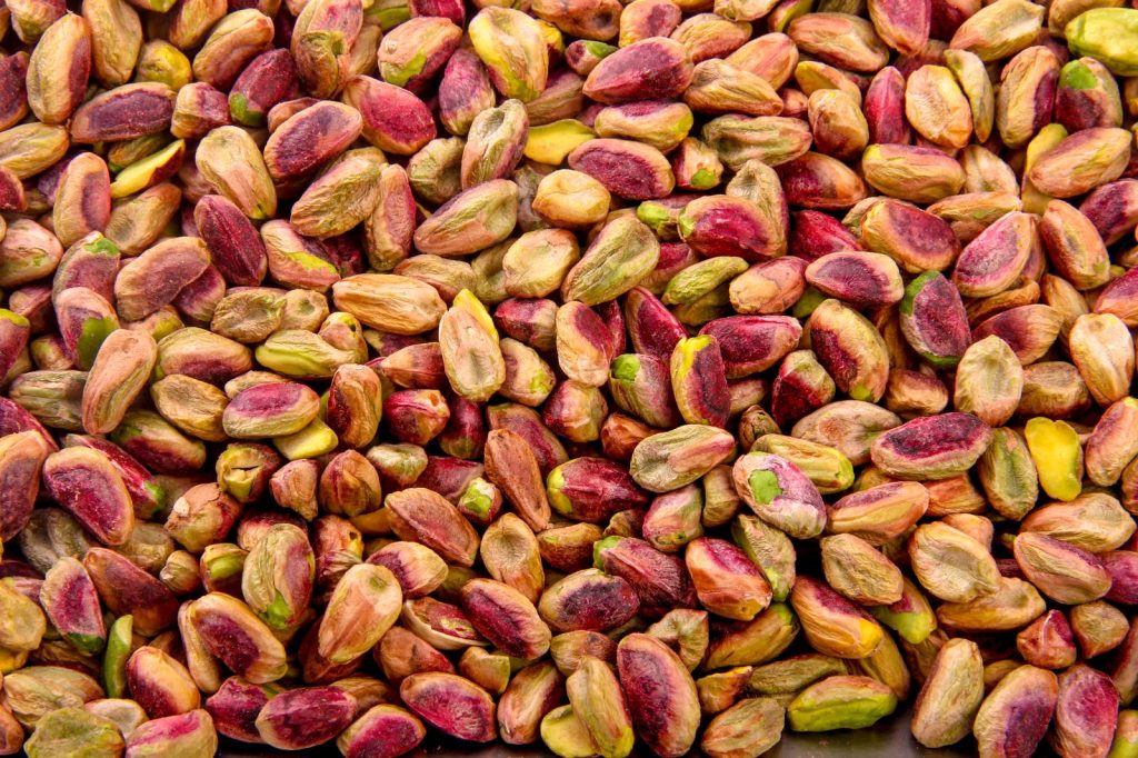 i pistacchi fanno ingrassare