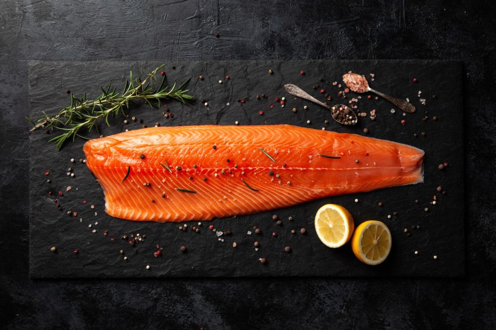 il salmone fa ingrassare